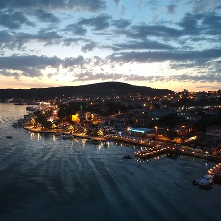 Cunda Deniz Отель 3*